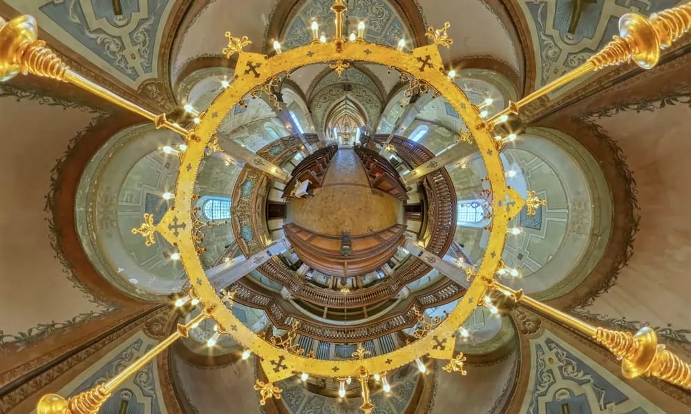360° Fotografie aus der St. Martinikirche Greußen. Bild wurde aus über 1000 Aufnahmen für den Monat Juli im KiBa Kirchenkalender 2024 ausgewählt.